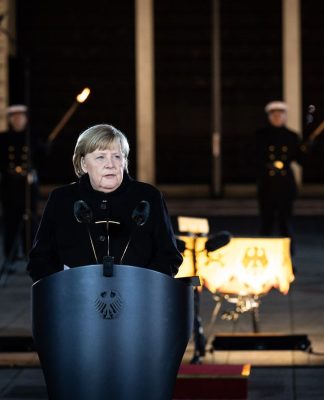 Großer Zapfenstreich zu Ehren von Kanzlerin Merkel