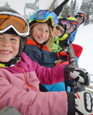 Familienspaß – Saisonstart im Skigebiet Oberjoch mit Kurs- und Betreuungskonzept