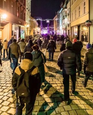 Schärfere Corona-Regeln der Länder – Proteste am Abend