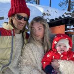 Ab in den Schnee: Baby Tuulikki erlebt hier einen bedeutenden Meilenstein