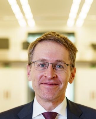 Ministerpräsident Günther rückt Kinder und Jugendliche in Mittelpunkt