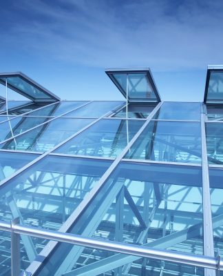 Tageslichtsysteme von LAMILUX vereinen Ästhetik mit hohem Brand-, Wärme- und Schallschutz