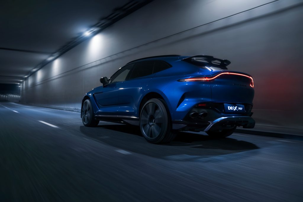 Aston Martin DBX707 02 1 Janes Magazin