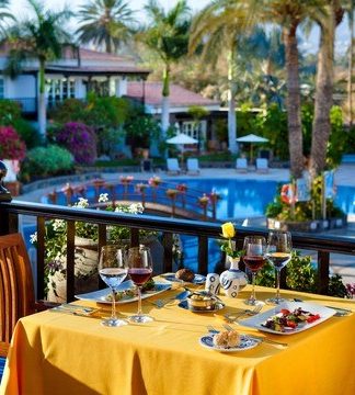 Seaside Grand Hotel Residencia oder das Seaside Palm Beach. Das ganze Jahr über „Tag der Liebe“: Pure Glückgefühle für Honeymooner auf Gran Canaria