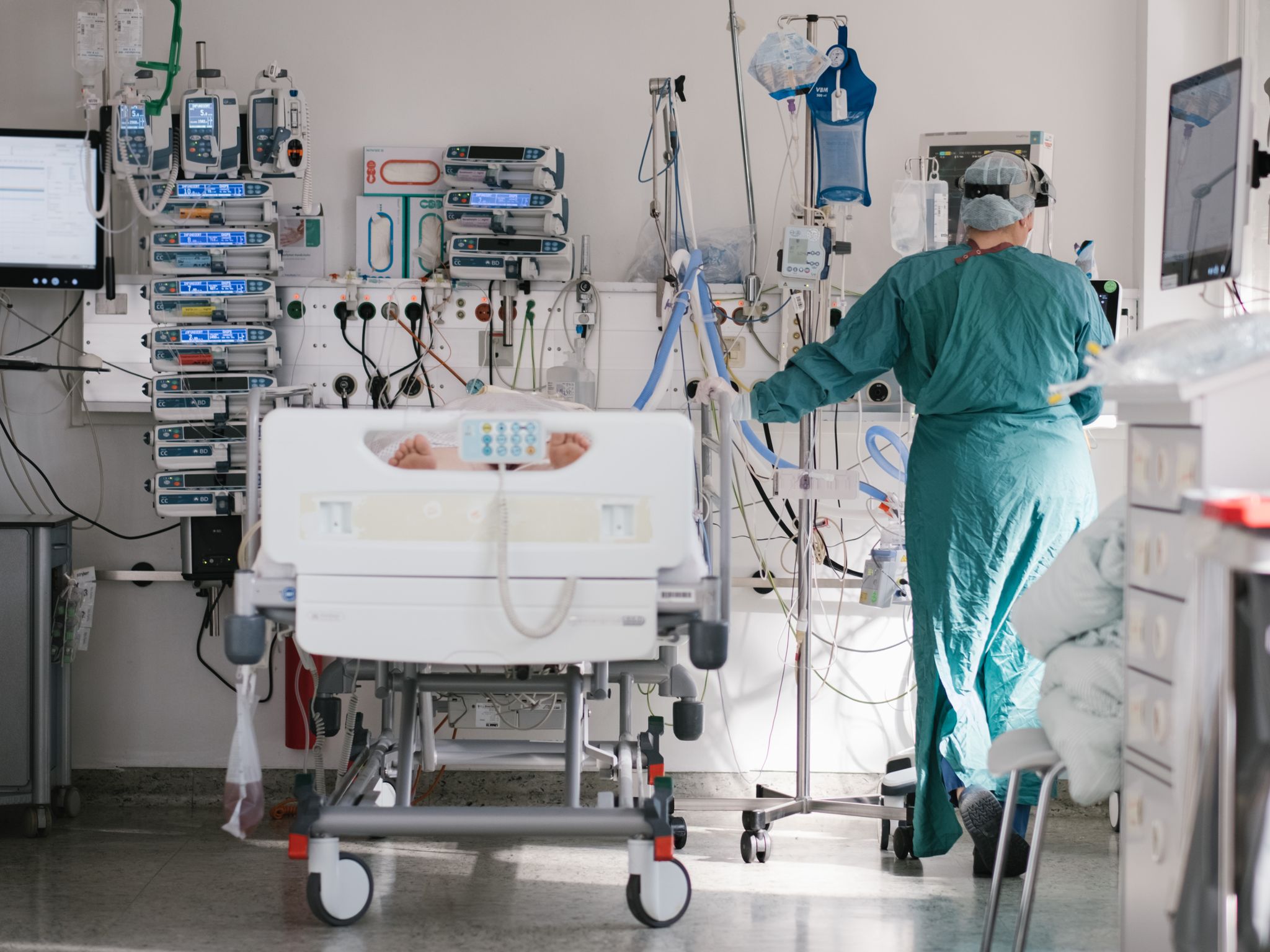 Covid-19-Patient im Krankenzimmer