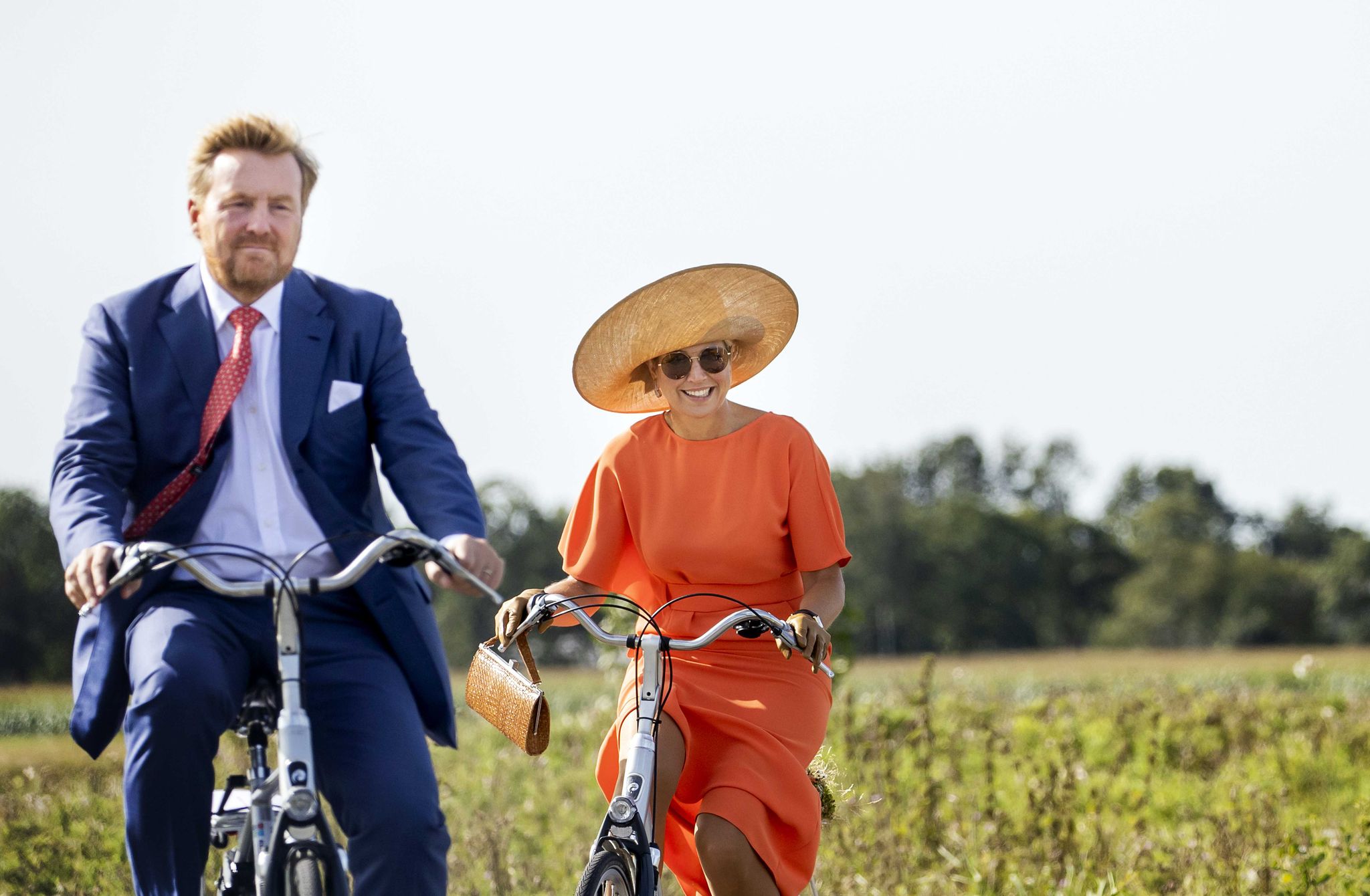 Willem-Alexander und  Máxima auf dem Fahrrad