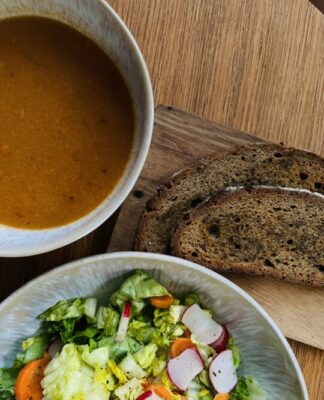 Foto des Tages: Schnelle und gesunde Küche. Geröstete Tomatensuppe