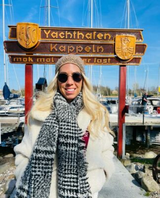 Baden in der Ostsee im April. Besuch in Kappeln. Genuss in der Kombüse