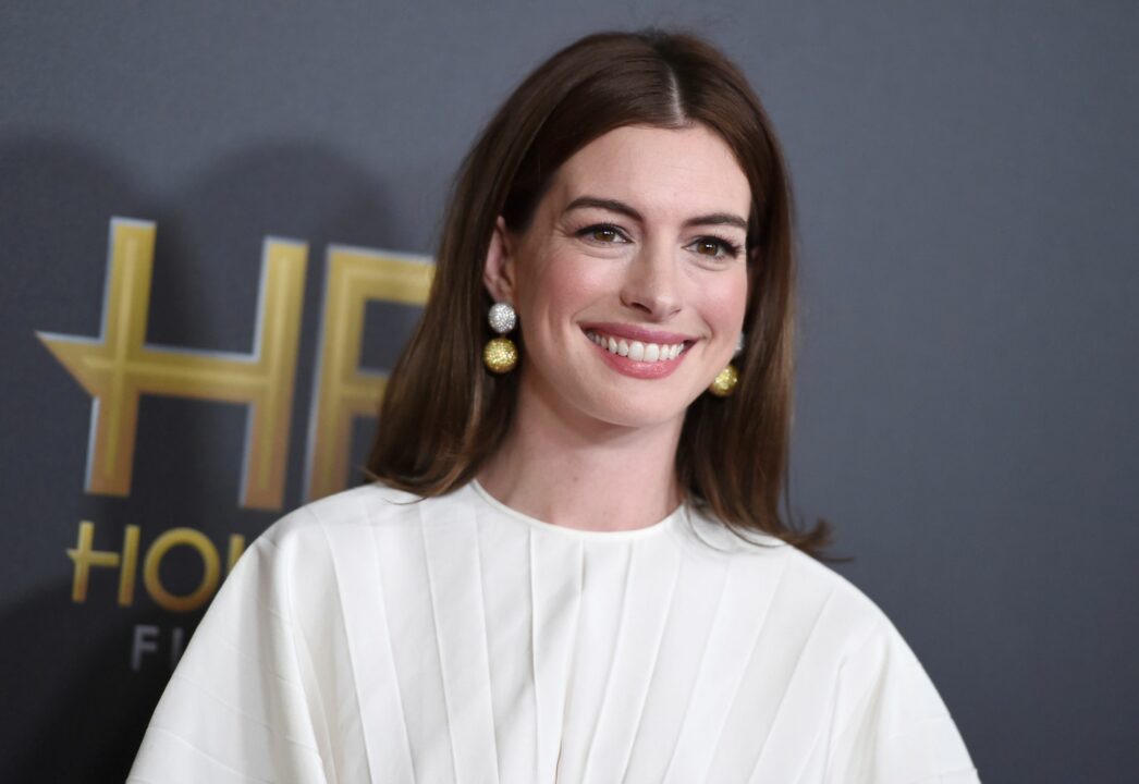 Anne Hathaway gibt Roger Federer Schauspieltipps