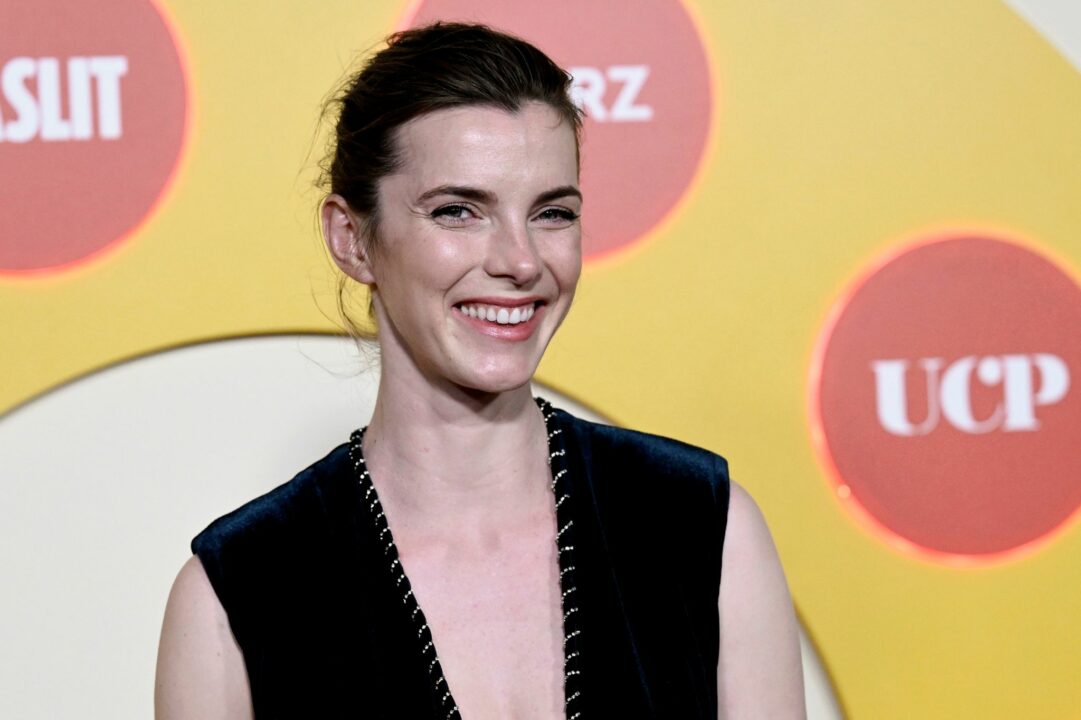 Betty Gilpin: Wurde am Set in Leichensack vergessen