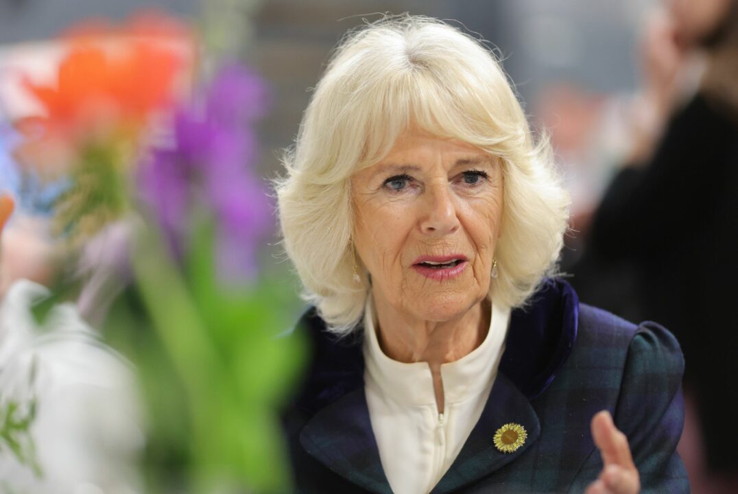 «Habe eine ganze Sammlung»: Camilla kauft Queen-Gedenktasse