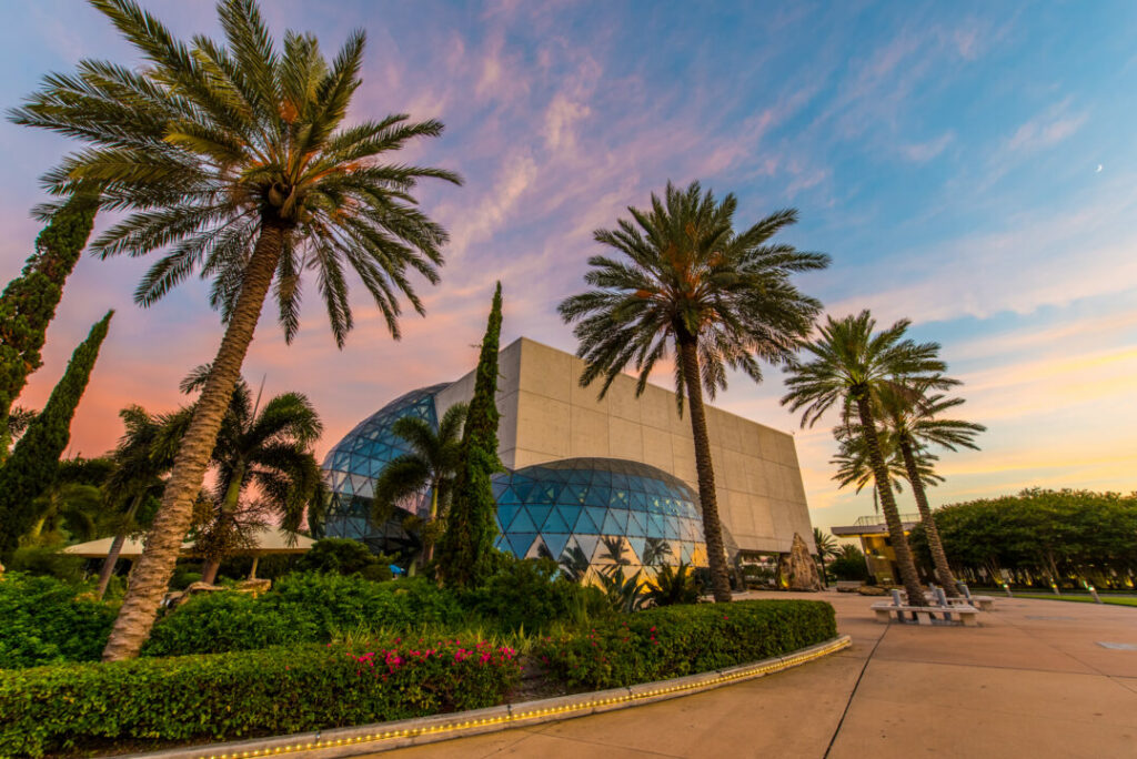 Sunset at The Dali Museum St. Pete Janes Magazin