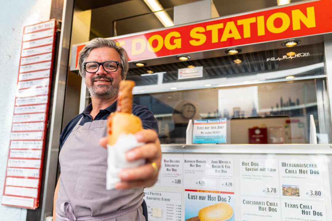 H-Blockx-Sänger verkauft Hotdogs in Münster