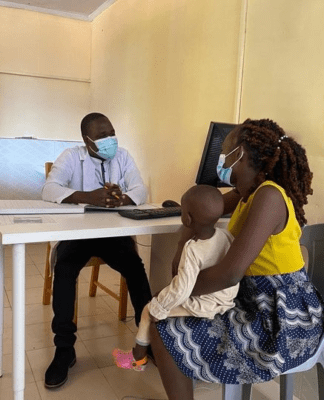 Mutter-Kind-Therapie in Kenia