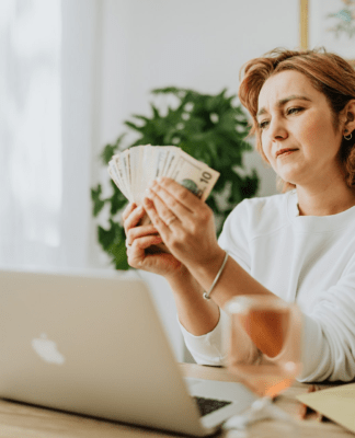 „Geld macht glücklich“ ist (k)ein Trugschluss