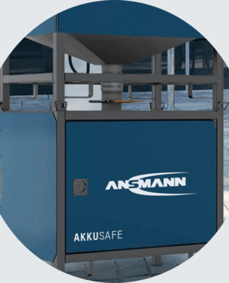 Medizinische Akku-Systeme und zwei Neuheiten: ANSMANN mit akkubetriebenem Rollstuhl-Heizkissen und selbstlöschendem Akku-Schrank auf der COMPAMED 2022