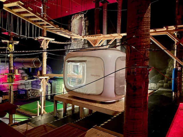 sleeperoo im Indoor-Kletterpark (BergWerk Berlin) 
