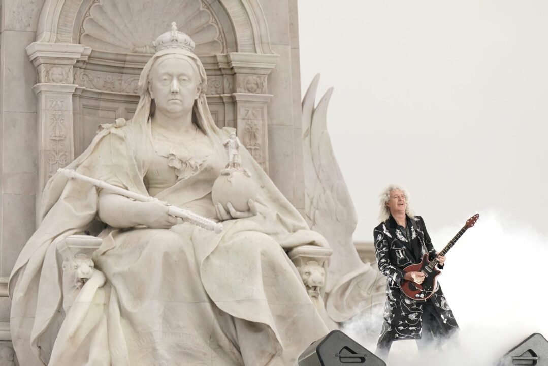 Queen-Gitarrist Brian May wird zum Ritter geschlagen