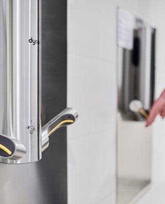 5 Vorurteile gegen Händetrockner – und was wirklich dran ist