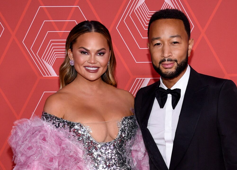 Chrissy Teigen und John Legend stellen Töchterchen vor