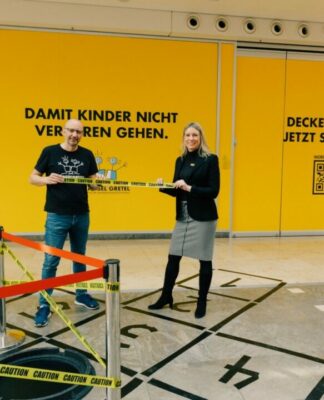 40 m² Schaufenster für den Kinderschutz im Ettlinger Tor Karlsruhe