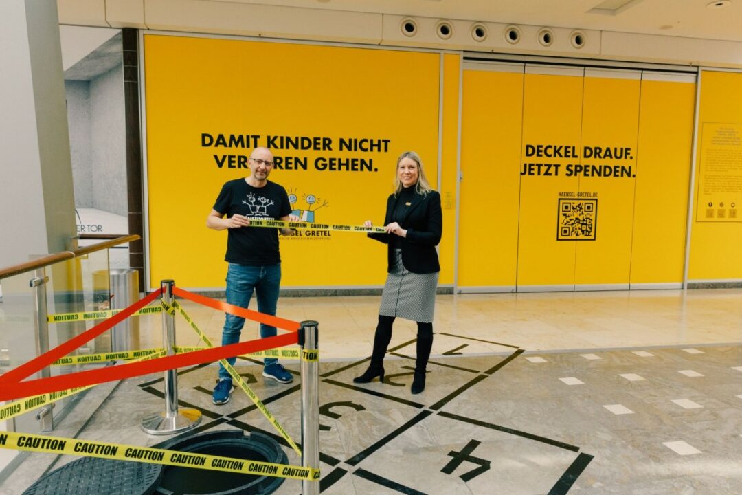 40 m² Schaufenster für den Kinderschutz im Ettlinger Tor Karlsruhe 40 m² Schaufenster für den Kinderschutz im Ettlinger Tor Karlsruhe