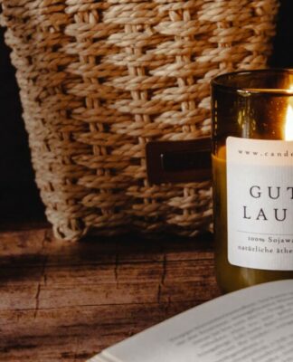 Candelae – Natürliche, handgefertigte Kerzen aus recycelten Weinflaschen, Sojawachs und ätherischen Ölen