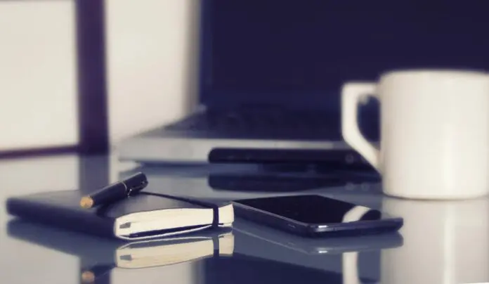 Homeoffice Bild von Edar auf Pixabay