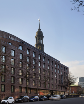 Sightseeing für Eilige: Vom Citadines Michel Hamburg schnell mal auf den Turm des Hamburger Michels