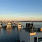 Einzigartiger Musikvideodreh auf schwimmendem Set