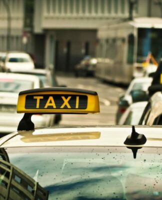 Warum Taxis und Flughafentransfers eine umweltfreundliche Option sein können