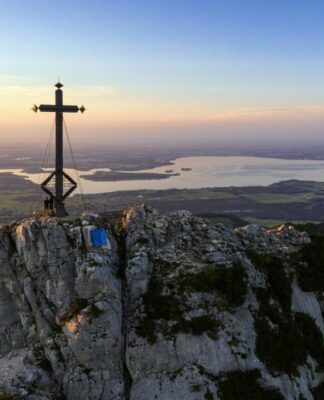 Wanderglück auf 3 Etagen: Traumhafte Ausblicke zwischen Chiemsee und Kampenwand