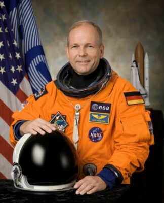 Bochumer Raumfahrtabend 2023 mit Astronaut Hans Schlegel