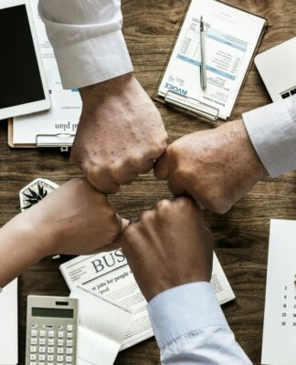 S-MeditEasy – Sparkassen Factoring GmbH und Henara GmbH feiern erfolgreiche Zusammenarbeit