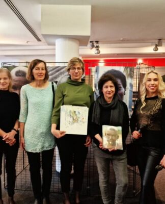 Künstler zeigen ihre Liebe zu Frankfurt und Afrika im Hugendubel Frankfurt Steinweg