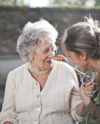 Entlastung an die Haustür: Hilfsmittel für Pflegende