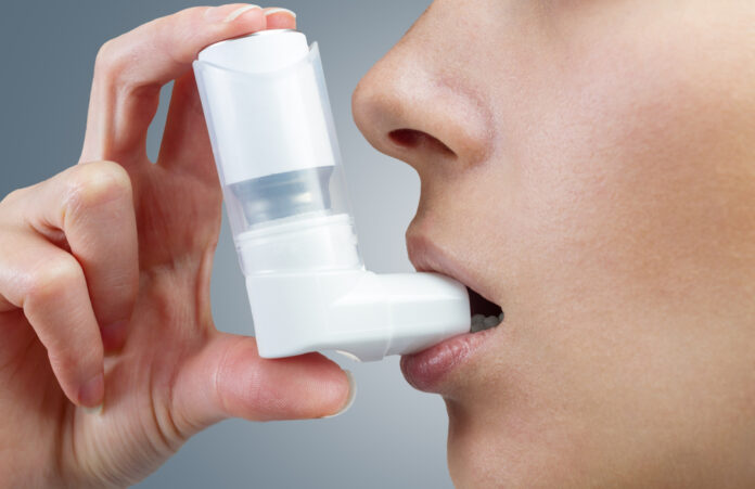 Dank pharmazeutischer Innovationen auf Basis bewährter Wirkstoffe stehen Asthmatikern heutzutage vielfältige Darreichungsformen an Arzneimitteln für ihre Therapie zur Verfügung. ©Shutterstock/Duet PandG