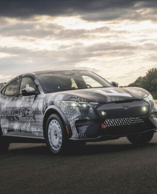 Elektrischer Kick im Rallye-Stil: Neuer Ford Mustang Mach-E Rally eilt in Goodwood die Bergrennstrecke hinauf