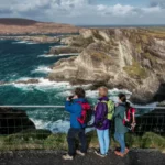 people-overlooking-the-kerry-cliffs-iveragh-peninsula-cosize2
