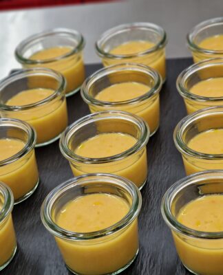 Kita-Catering „Die Dippegugger“ begeistert mit gesunder Möhren-Kürbissuppe im IB Hotel Friedberger Warte