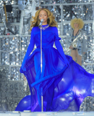 Tauche ein in Beyoncés Welt voller Kreativität und harter Arbeit in „RENAISSANCE“, dem fesselnden Film über ihre Erfolgsstory