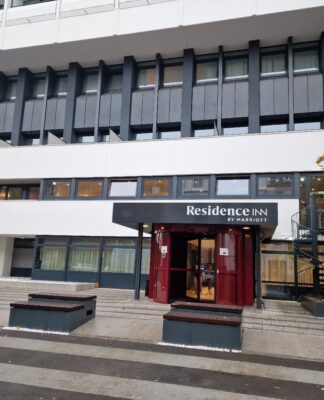 Rund um die Uhr erleben: Die Kraft und Lebendigkeit des Residence Inn by Marriott Hotels in München