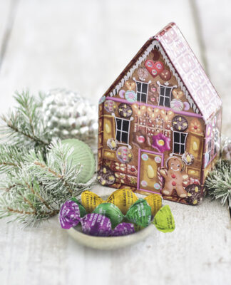 Weihnachtszauber mit langlebigen Präsenten: Die Design-Abteilung der Lauenstein Confiserie