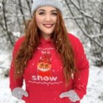 weihnachtspullover-let-it-snow-hoodie-von-bloominic