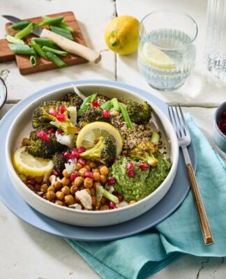 Rezept: Brokkoli-Bowl mit knusprigen Kichererbsen