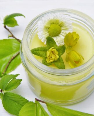 Wie man seine eigene Cannabis-Hautcreme herstellt