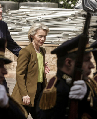 ARD-DeutschlandTREND: Jeder Zweite begrüßt Flüchtlingsabkommen der EU – Union in der Sonntagsfrage zur Europawahl deutlich vorn