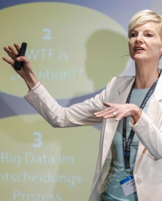 EntscheidungsInstitut: Warum gründen? Dr. Johanna Dahm erklärt! Interview.