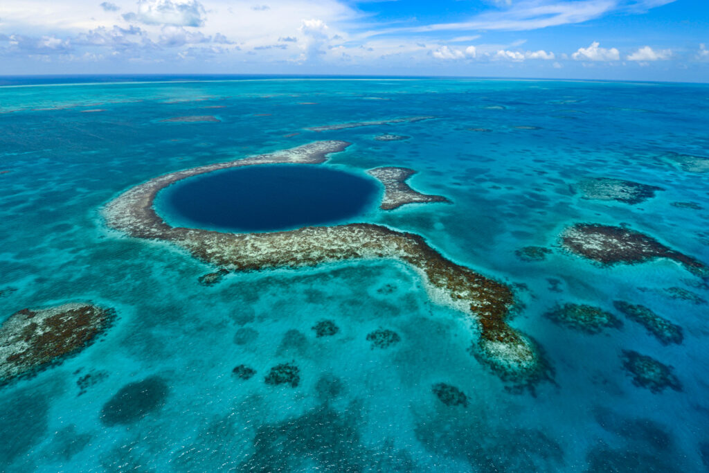 Fünf einmalige Tauchplätze in Belize 1 Das Great Blue Hole
Bildrechte: Belize Tourism Board