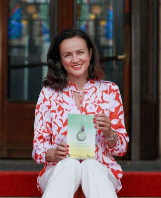 Sommerlektüre: Entdecke ‚Sophias Geheimnis‘ für inspirierende Tage